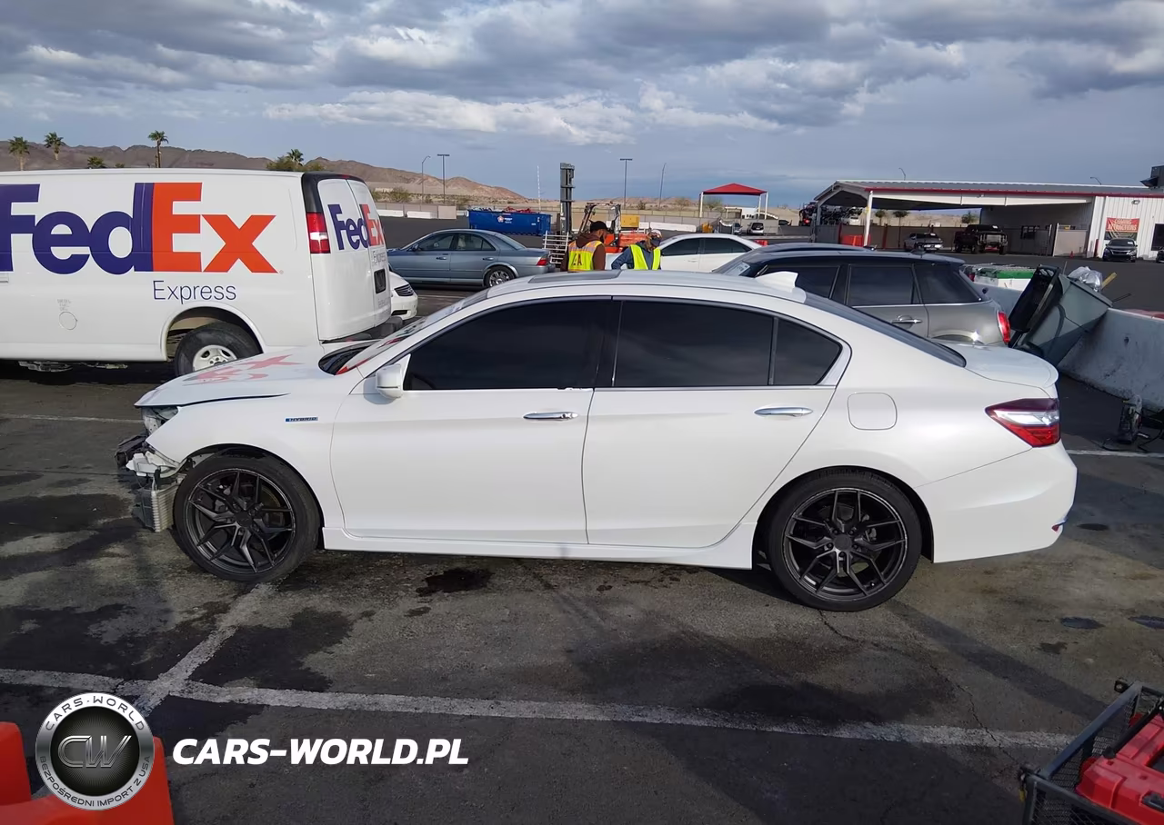 2017 Honda Accord Hybrid Touring VIN:JHMCR6F75HC028296 - 15
