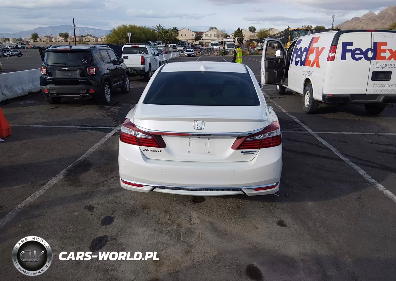 2017 Honda Accord Hybrid Touring VIN:JHMCR6F75HC028296 - 17