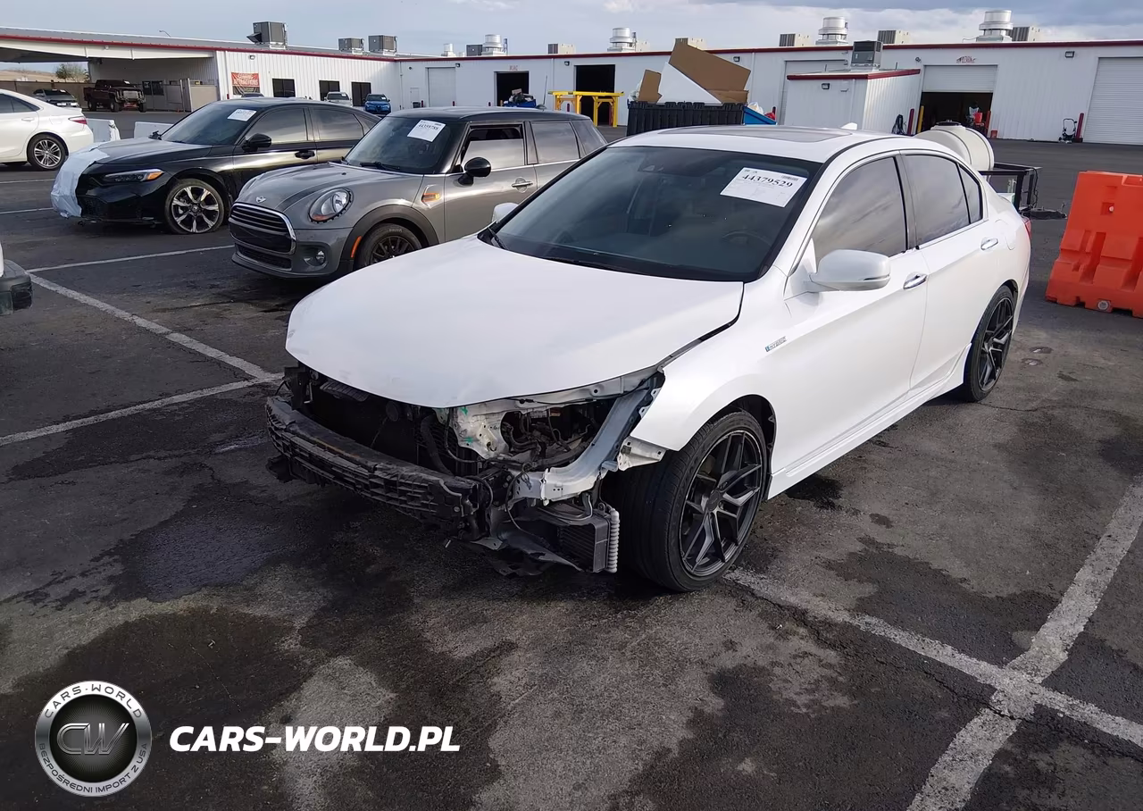 2017 Honda Accord Hybrid Touring VIN:JHMCR6F75HC028296 - 2