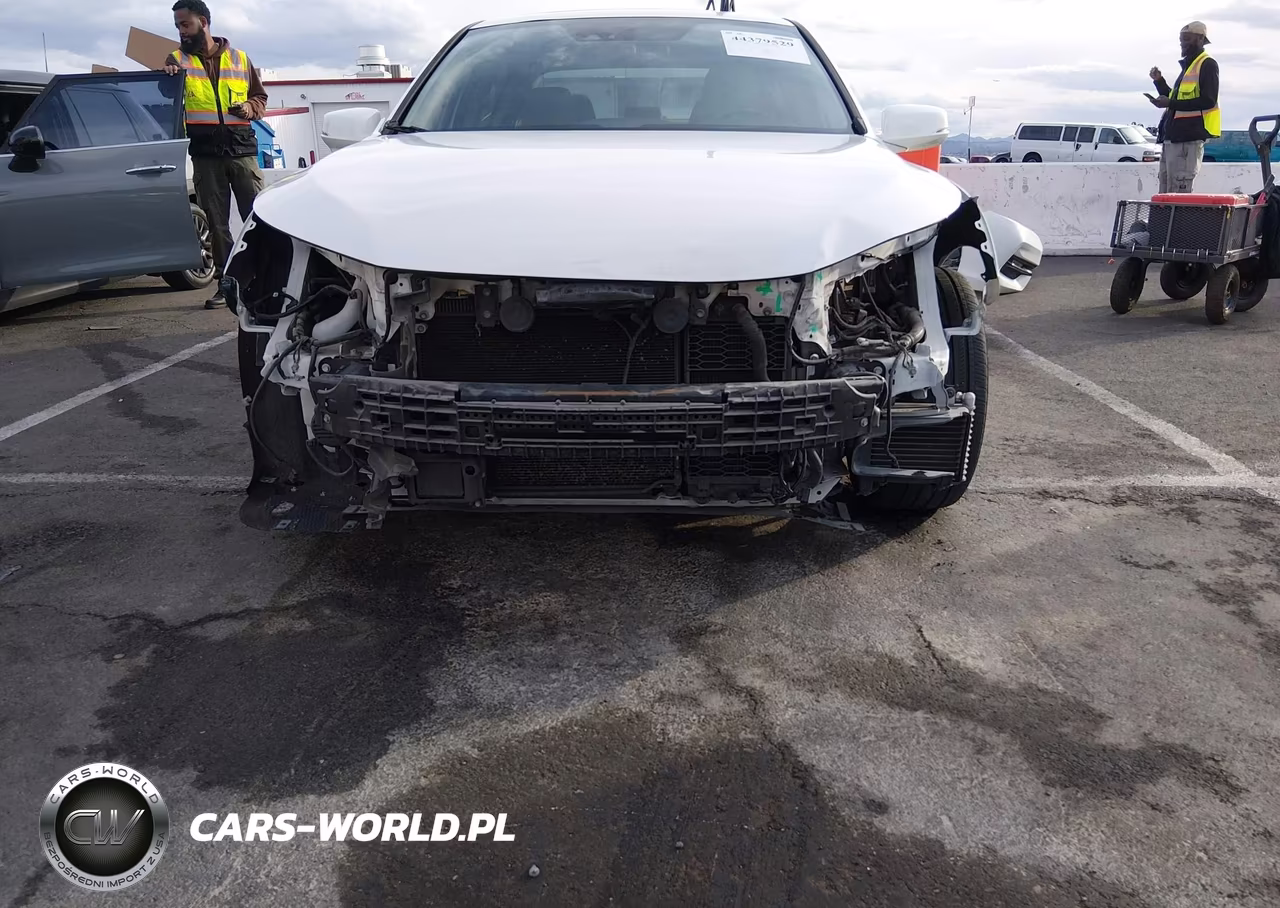2017 Honda Accord Hybrid Touring VIN:JHMCR6F75HC028296 - 6