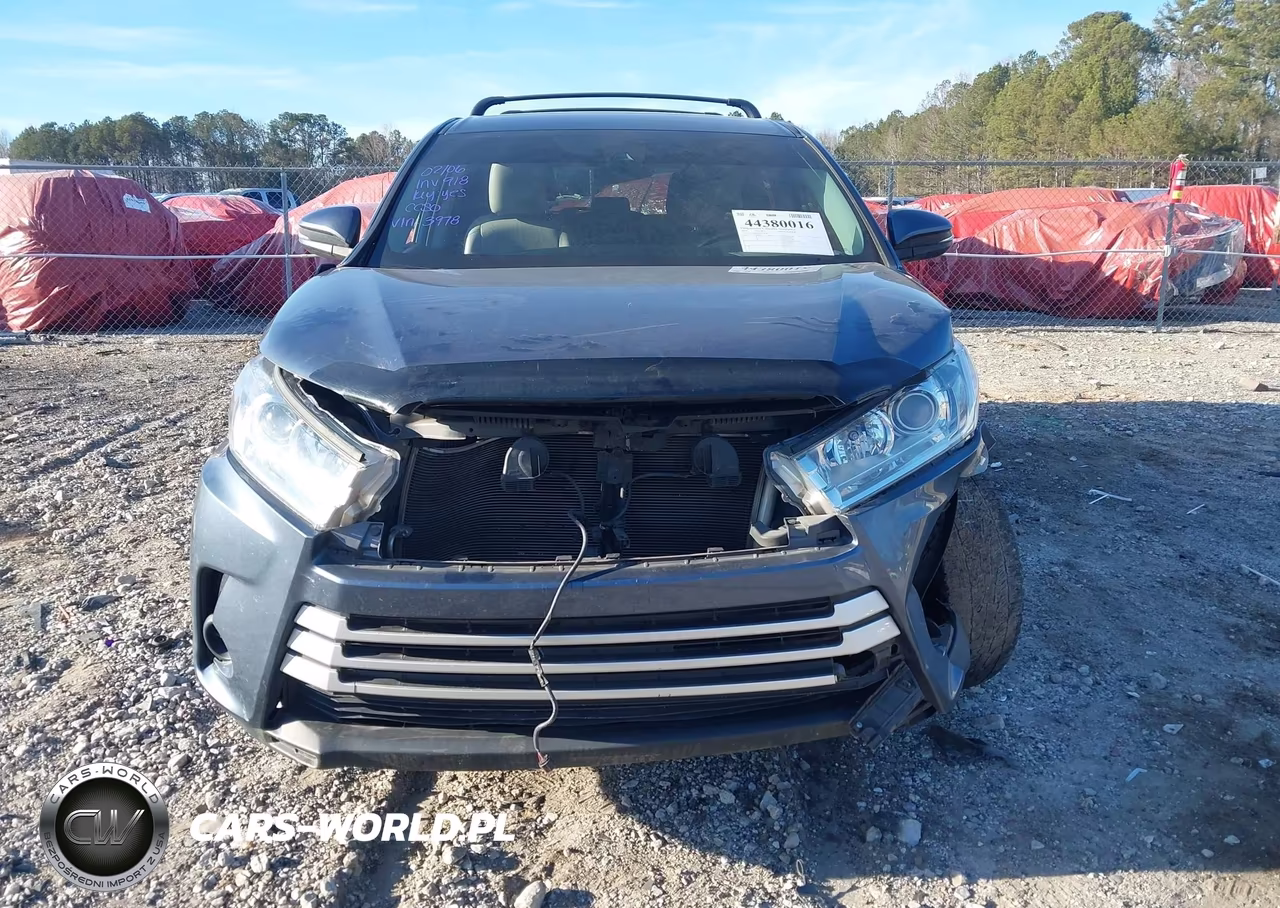 2019 Toyota Highlander Le VIN:5TDZARFH9KS053978 - 12