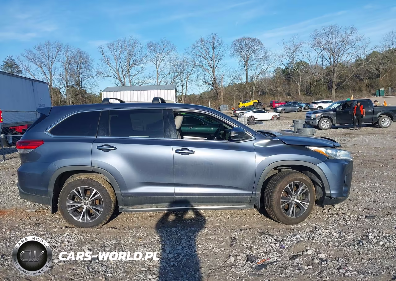 2019 Toyota Highlander Le VIN:5TDZARFH9KS053978 - 13