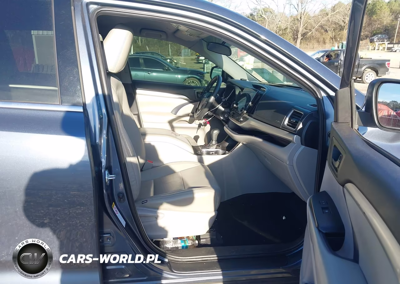 2019 Toyota Highlander Le VIN:5TDZARFH9KS053978 - 5