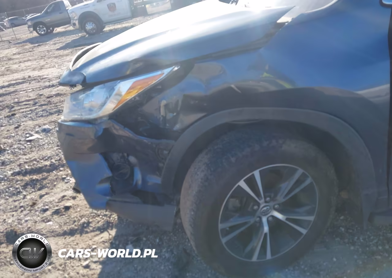 2019 Toyota Highlander Le VIN:5TDZARFH9KS053978 - 6