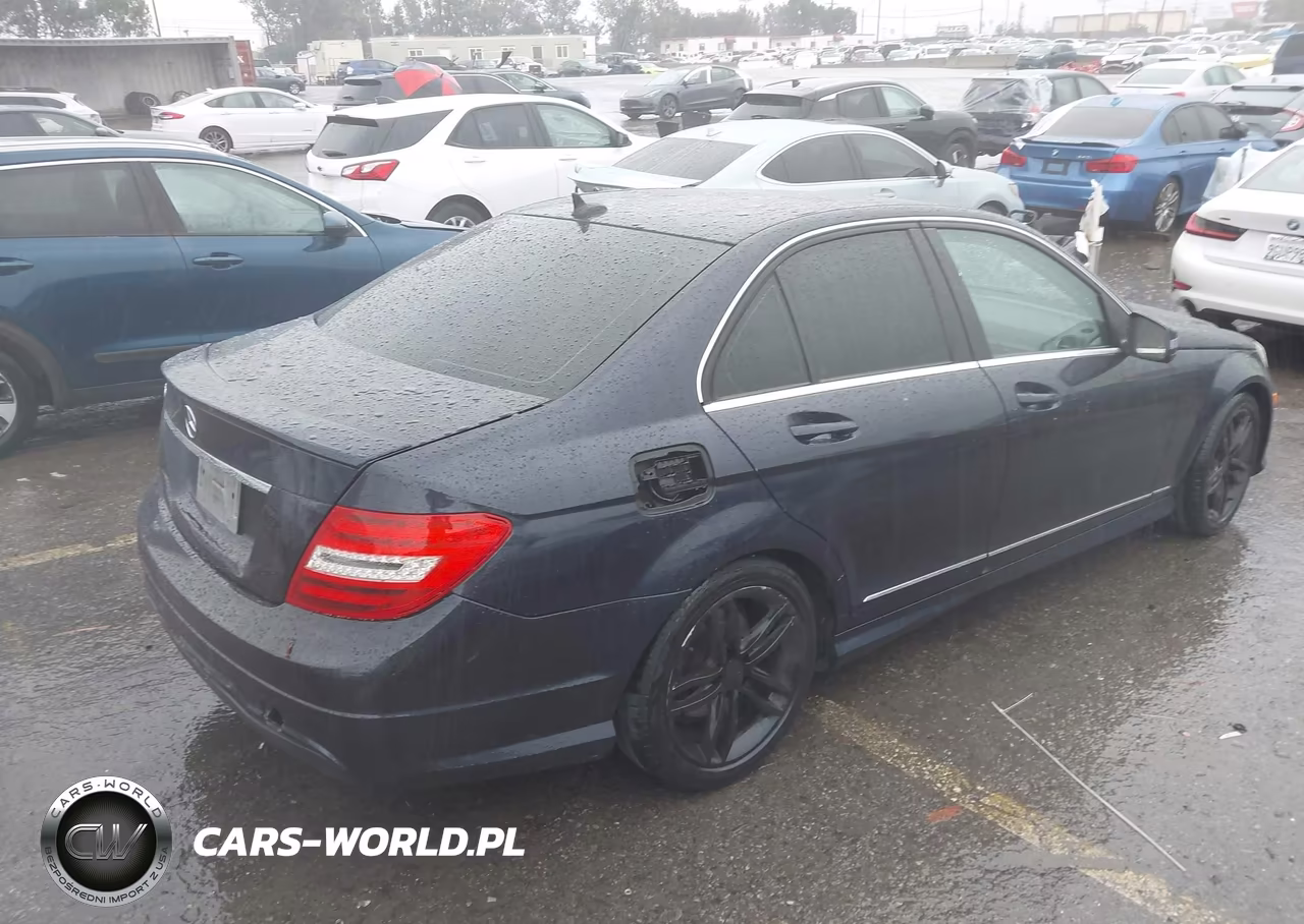 2013 Mercedes-Benz C 250 Sport VIN:WDDGF4HB8DA840737 - 4