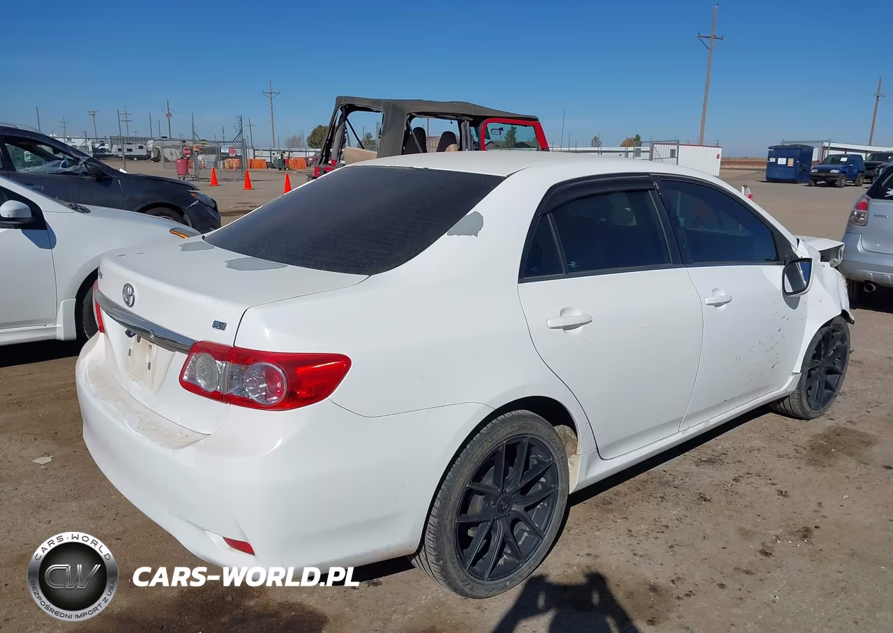 2013 Toyota Corolla Le VIN:5YFBU4EE0DP123415 - 4
