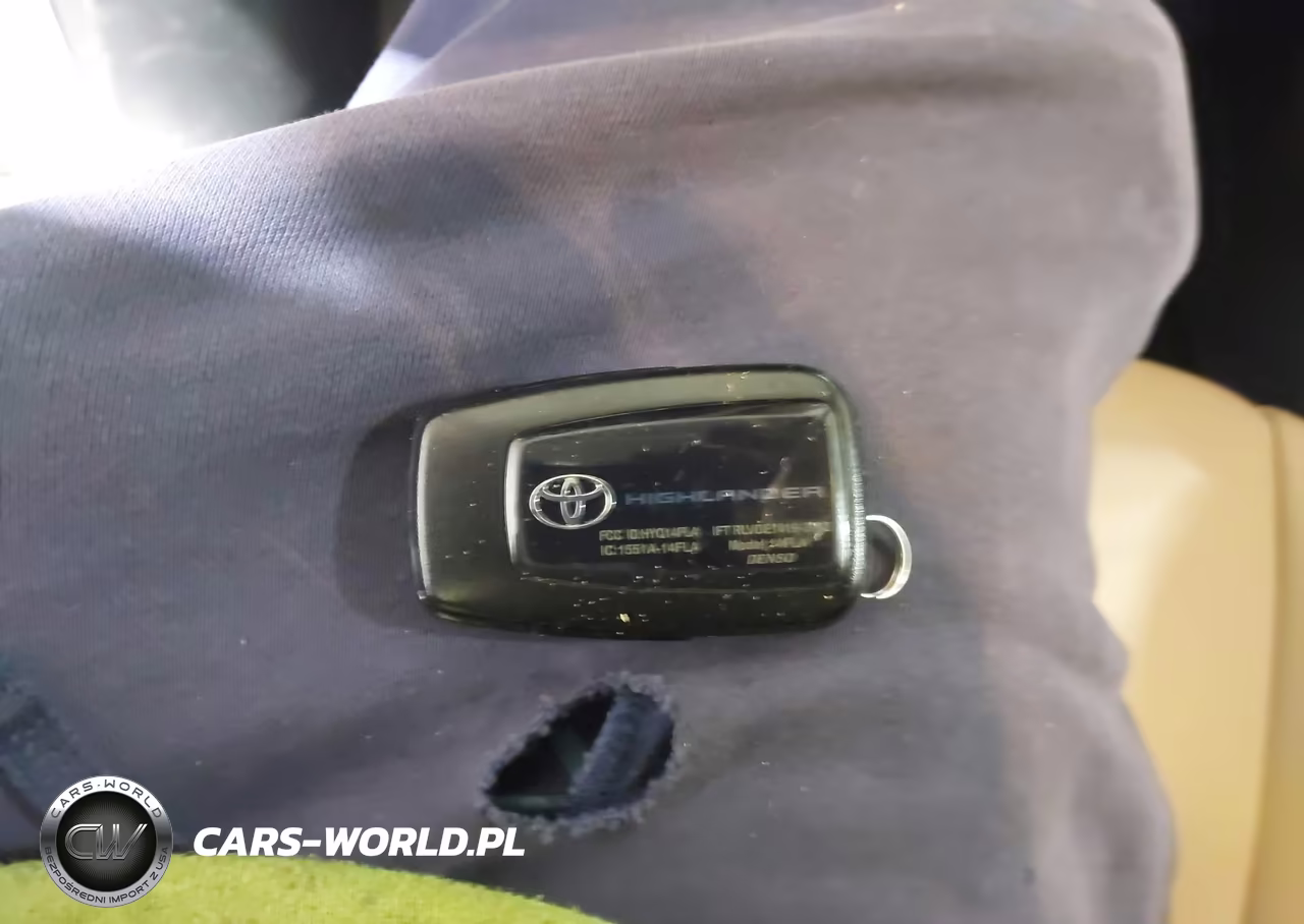 2023 Toyota Highlander Hybrid Xle VIN:5TDKBRCHXPS117083 - 11
