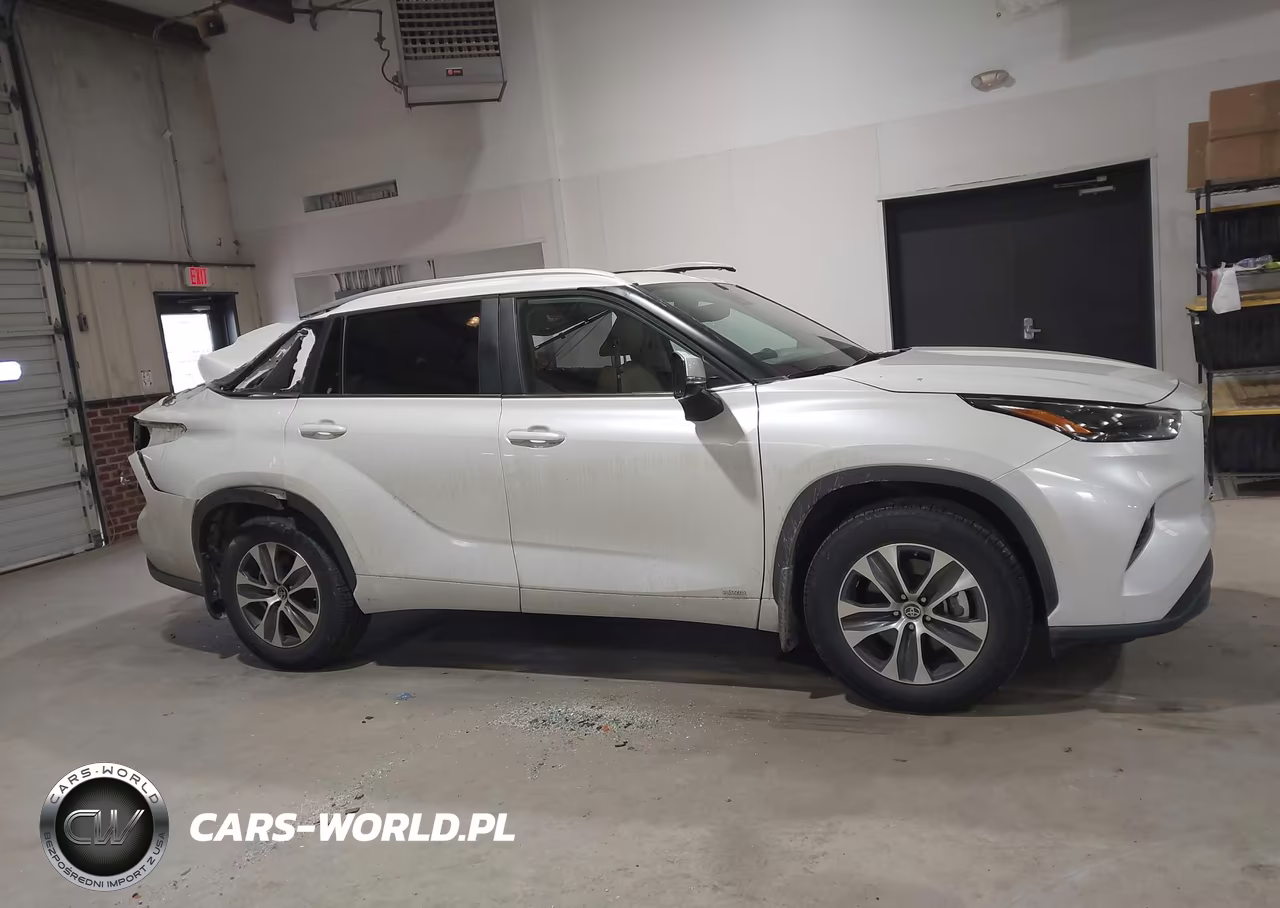 2023 Toyota Highlander Hybrid Xle VIN:5TDKBRCHXPS117083 - 13