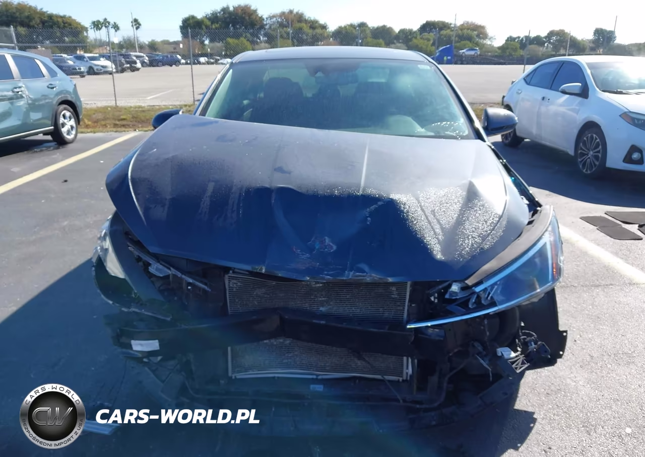 2020 Hyundai Elantra Value Edition VIN:5NPD84LFXLH558205 - 12