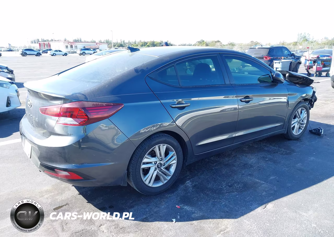 2020 Hyundai Elantra Value Edition VIN:5NPD84LFXLH558205 - 4