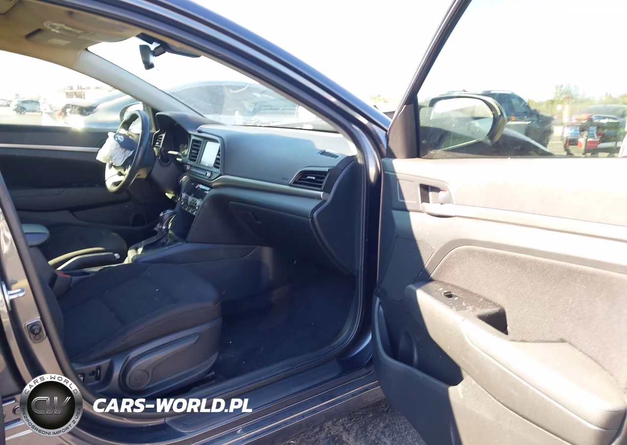2020 Hyundai Elantra Value Edition VIN:5NPD84LFXLH558205 - 5