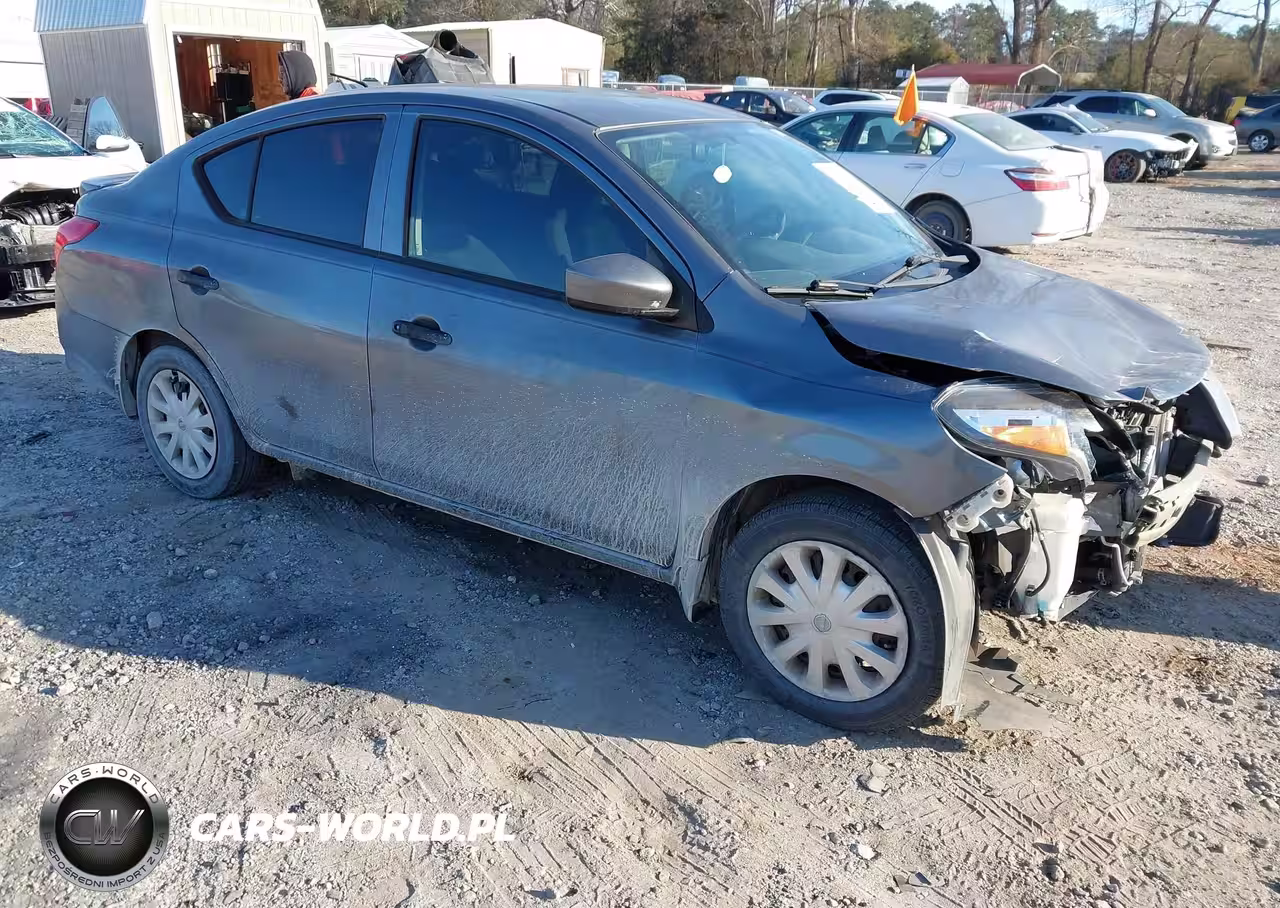 2017 Nissan Versa 1.6 S+