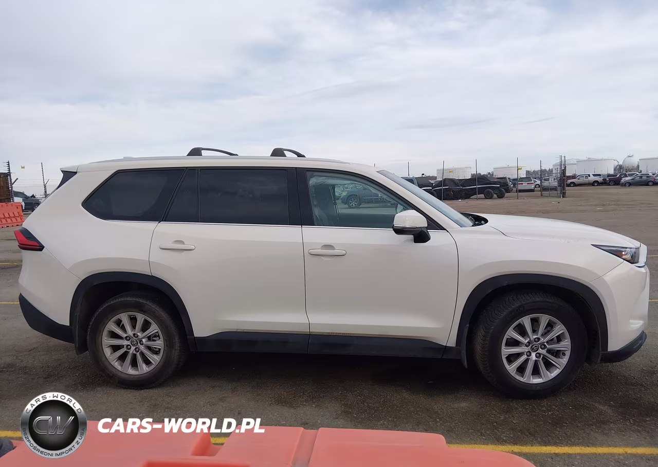 2024 Toyota Grand Highlander Xle VIN:5TDAAAB56RS007674 - 13