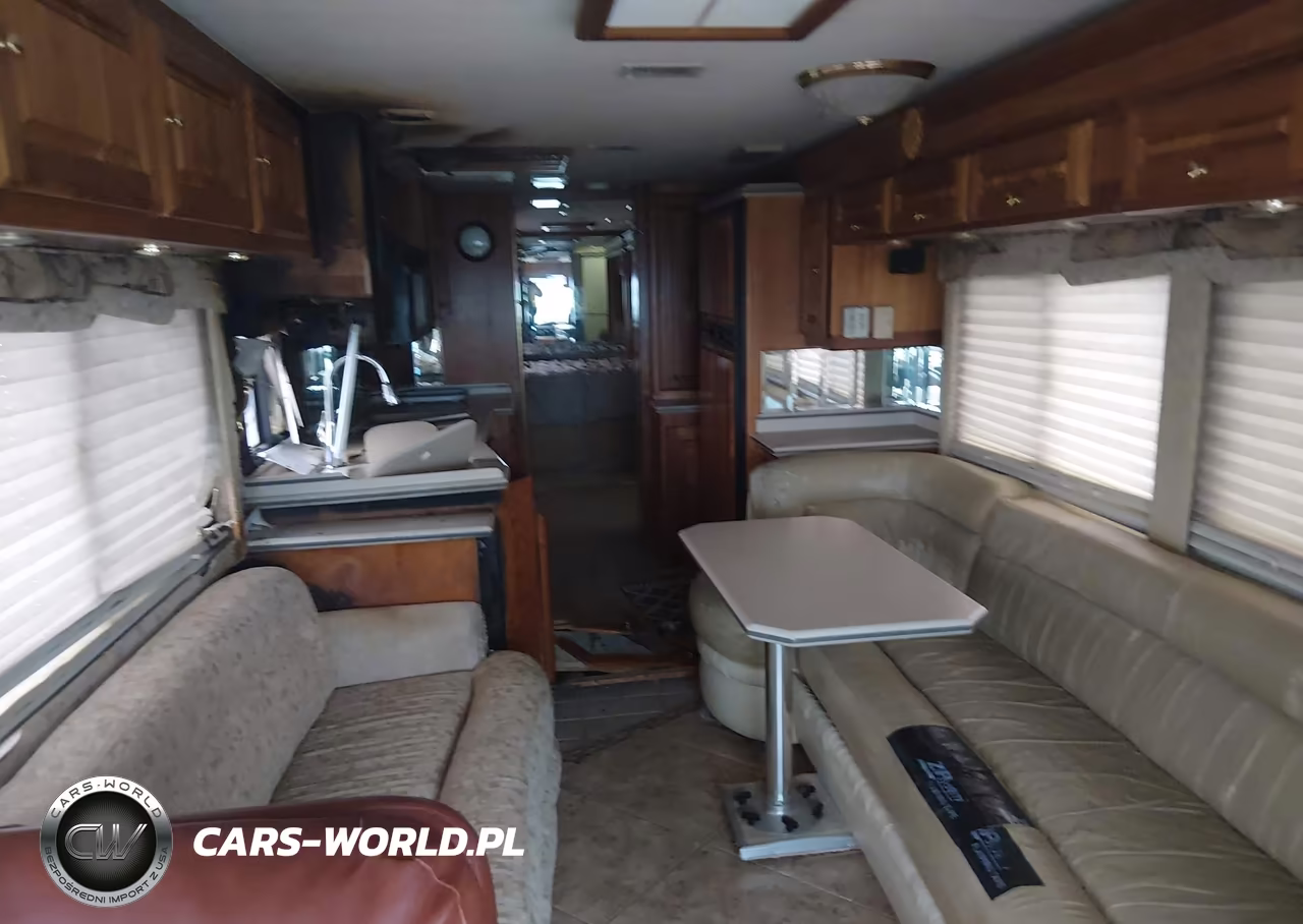 2001 Roadmaster Rail Executive Signature VIN:1RF12061911010691 - 5