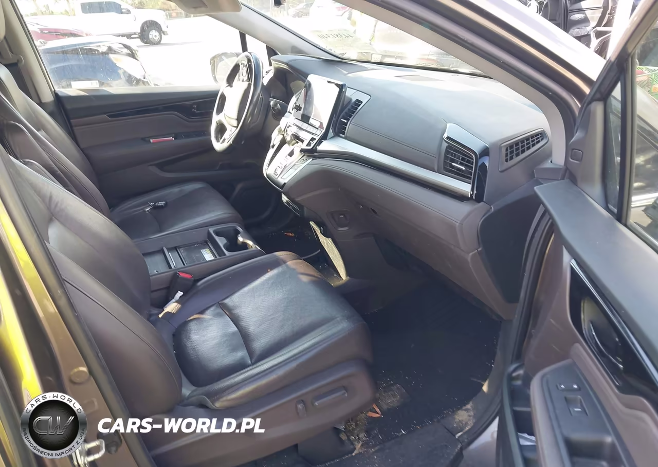 2018 Honda Odyssey Elite VIN:5FNRL6H9XJB065784 - 5