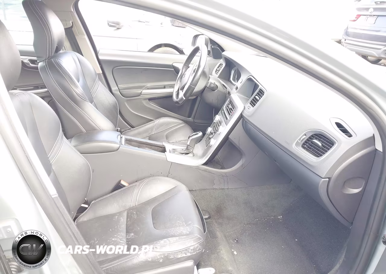 2018 Volvo S60 T5 Dynamic VIN:YV140MTL9J2456528 - 5