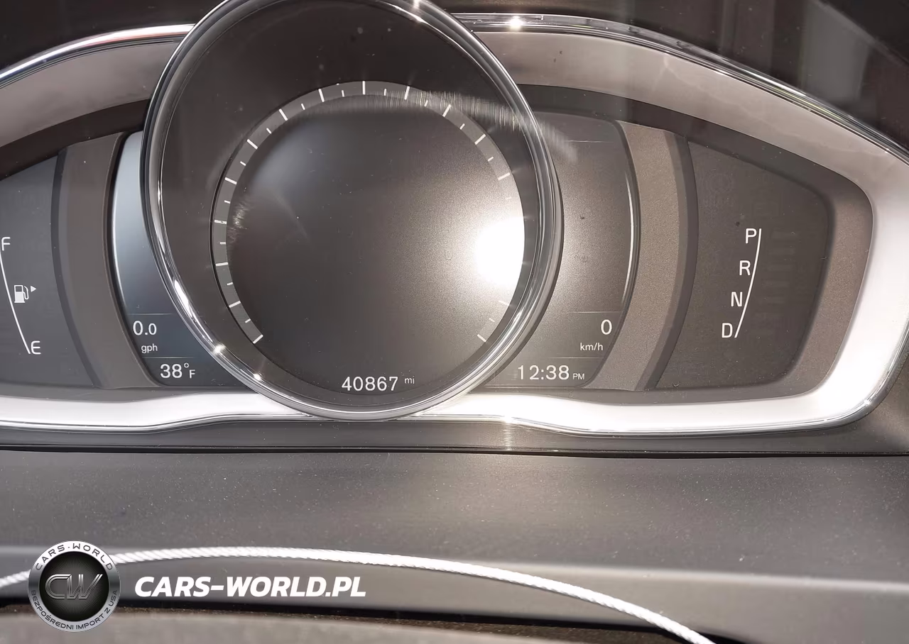 2018 Volvo S60 T5 Dynamic VIN:YV140MTL9J2456528 - 7