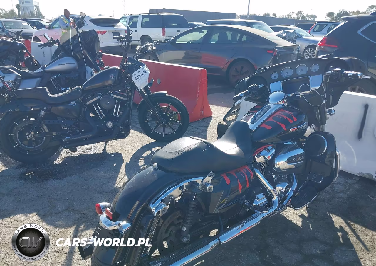 2022 Harley-Davidson Flhx VIN:1HD1KBC21NB642390 - 4