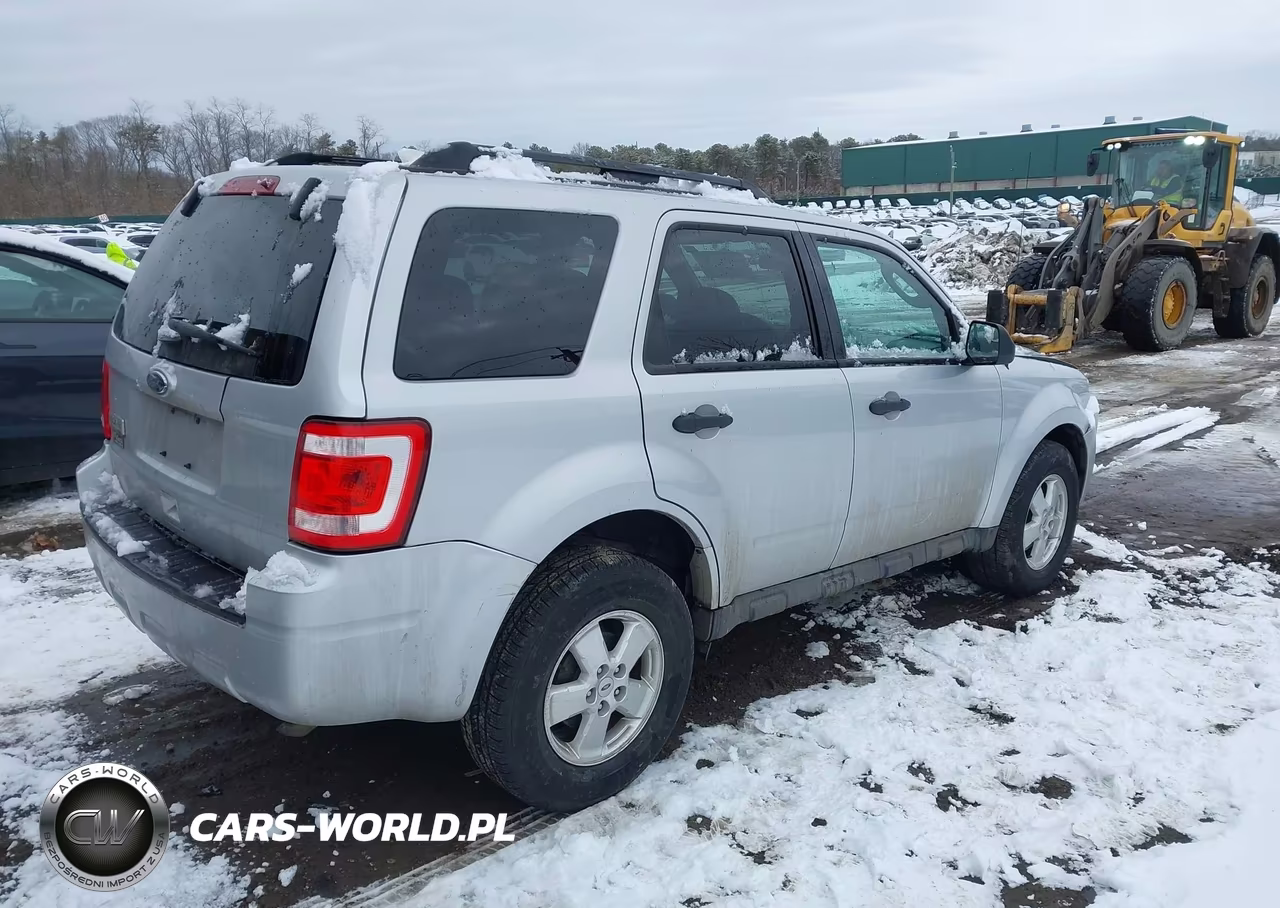 2011 Ford Escape Xlt VIN:1FMCU0D75BKC01887 - 4