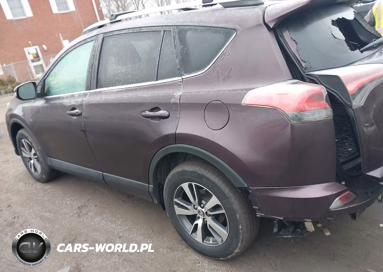 2018 Toyota Rav4 Xle VIN:2T3RFREV5JW839489 - 3