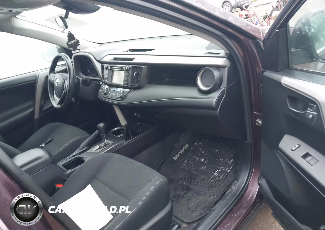 2018 Toyota Rav4 Xle VIN:2T3RFREV5JW839489 - 5