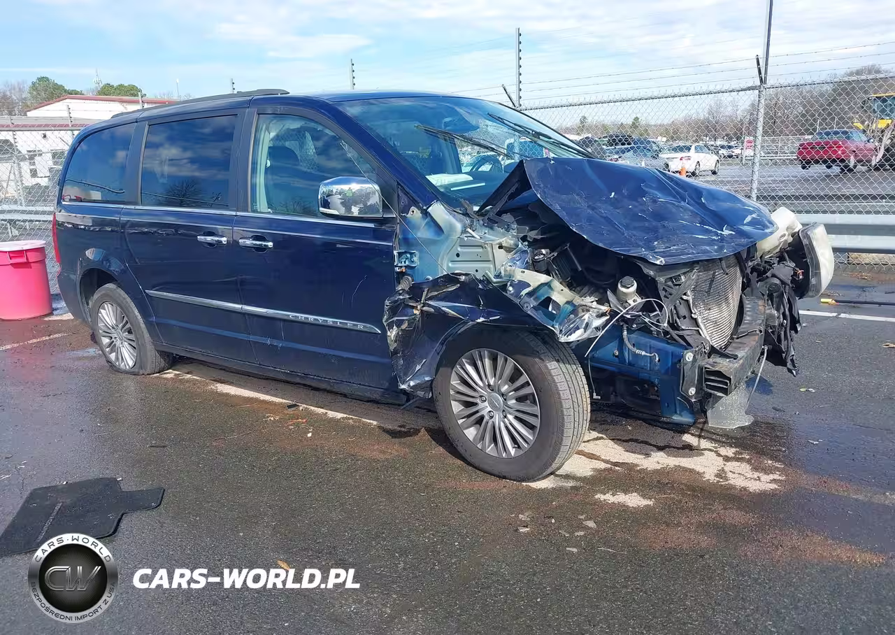 2013 Chrysler Town & Country Touring-L