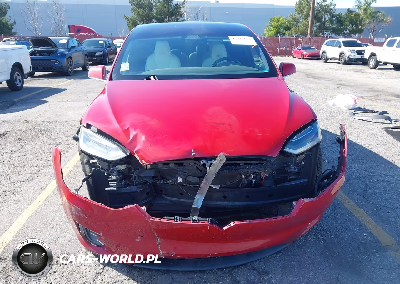 2018 Tesla Model X 100D-75D-P100D VIN:5YJXCBE22JF139707 - 13