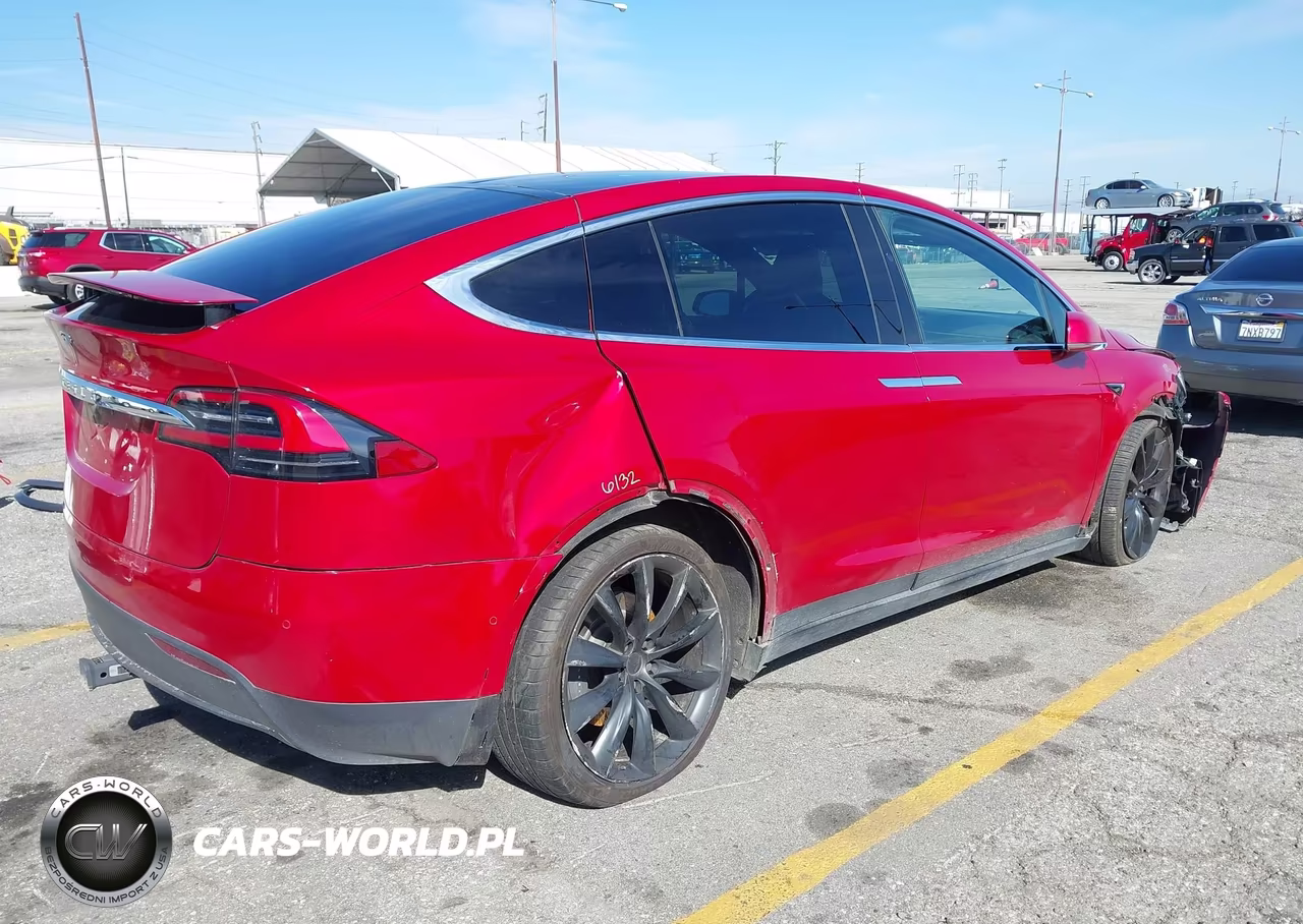 2018 Tesla Model X 100D-75D-P100D VIN:5YJXCBE22JF139707 - 4
