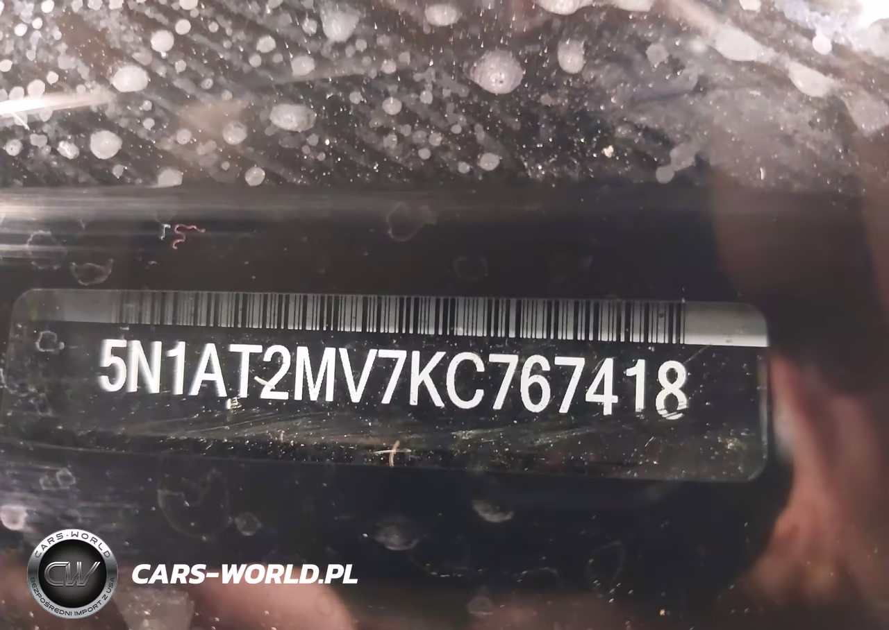 2019 Nissan Rogue S VIN:5N1AT2MV7KC767418 - 17