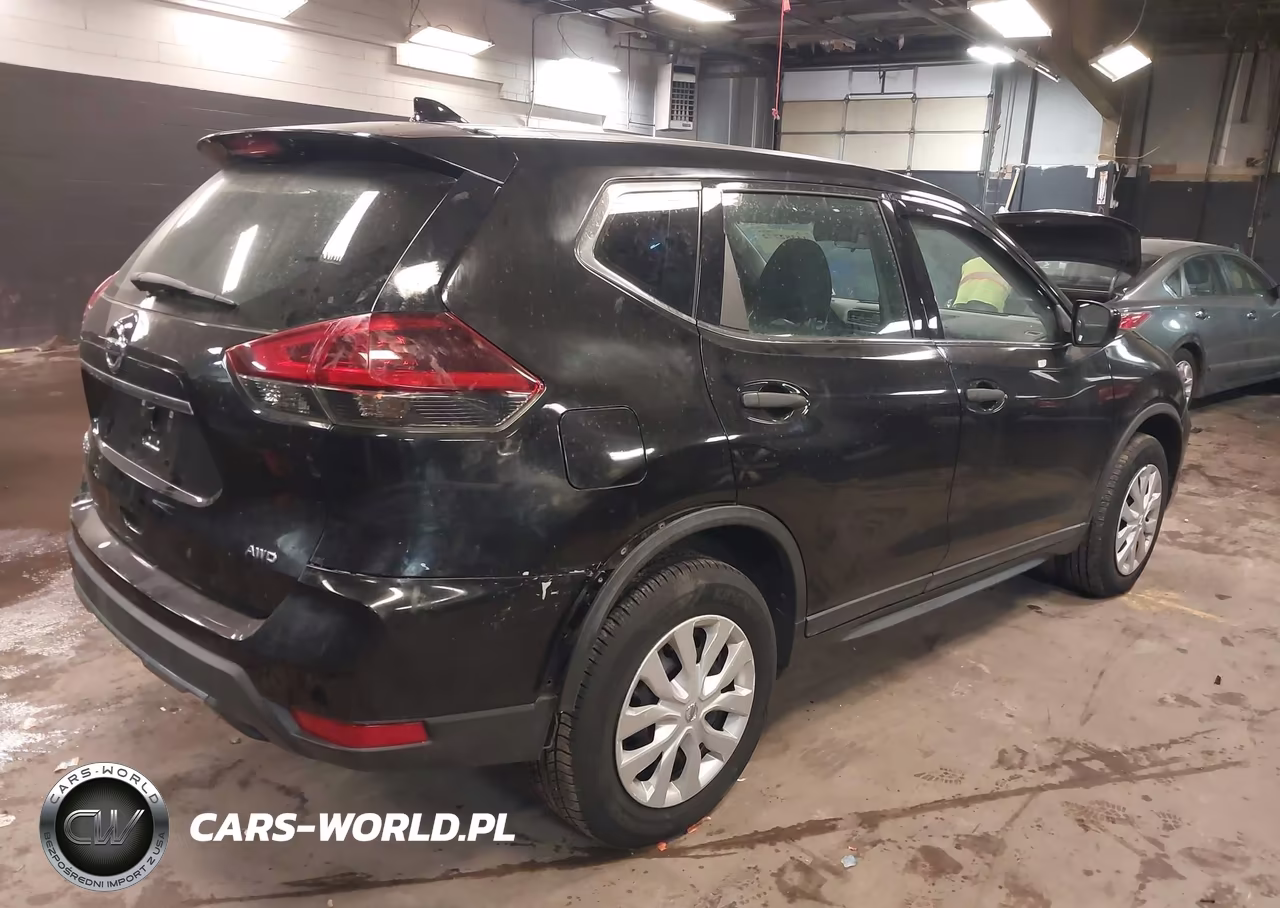 2019 Nissan Rogue S VIN:5N1AT2MV7KC767418 - 4