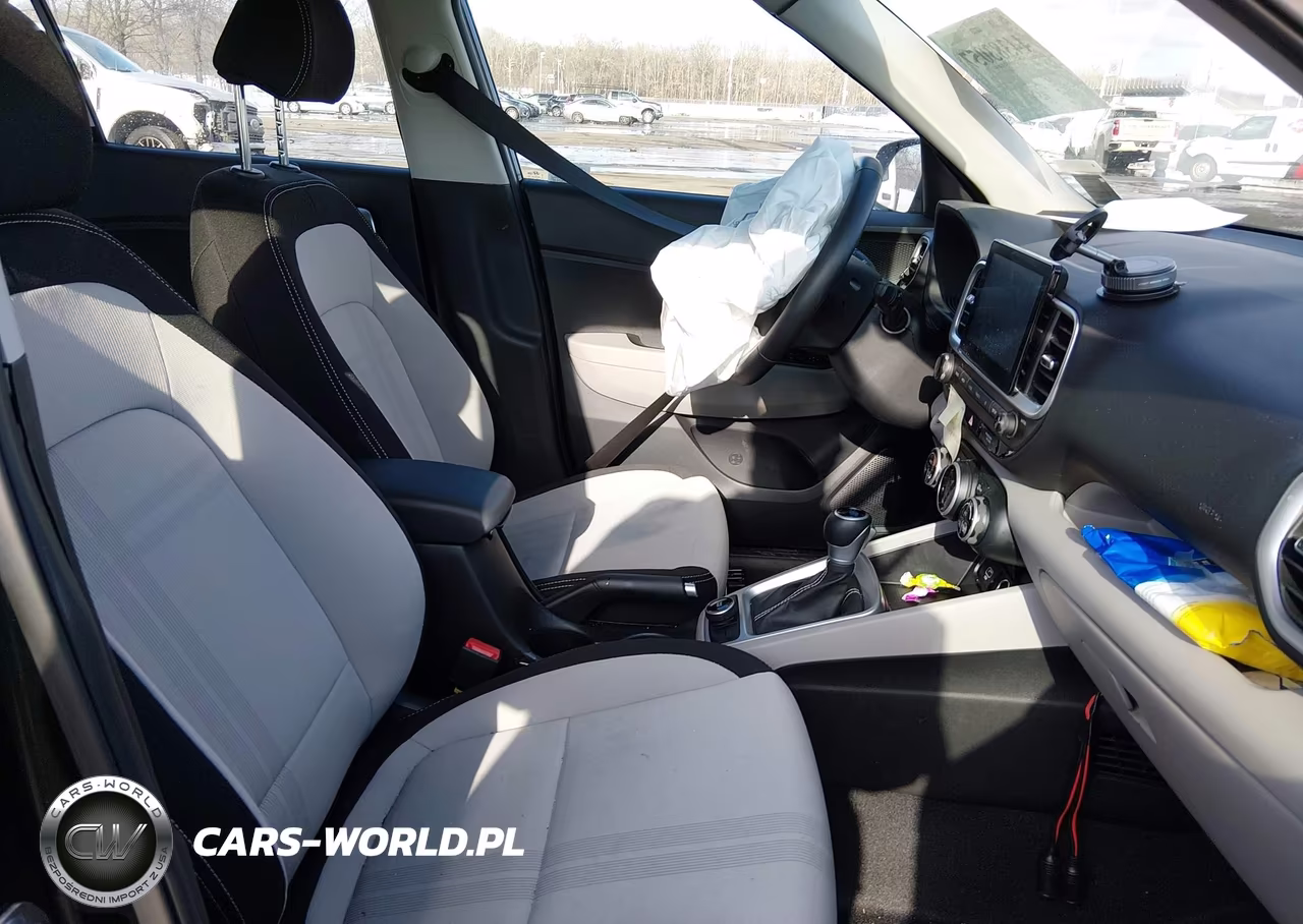 2025 Hyundai Venue Sel VIN:KMHRC8A39SU406467 - 5
