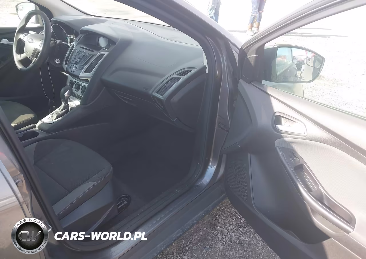 2013 Ford Focus Se VIN:1FADP3K20DL298301 - 5