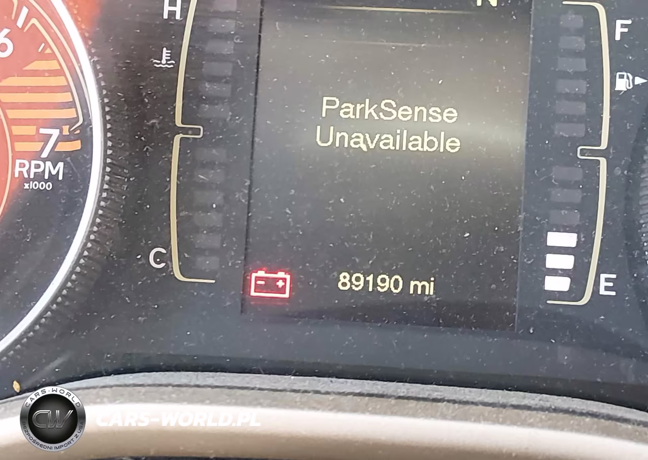 2018 Jeep Cherokee Latitude Tech Connect 4X4 VIN:1C4PJMCB2JD588672 - 15