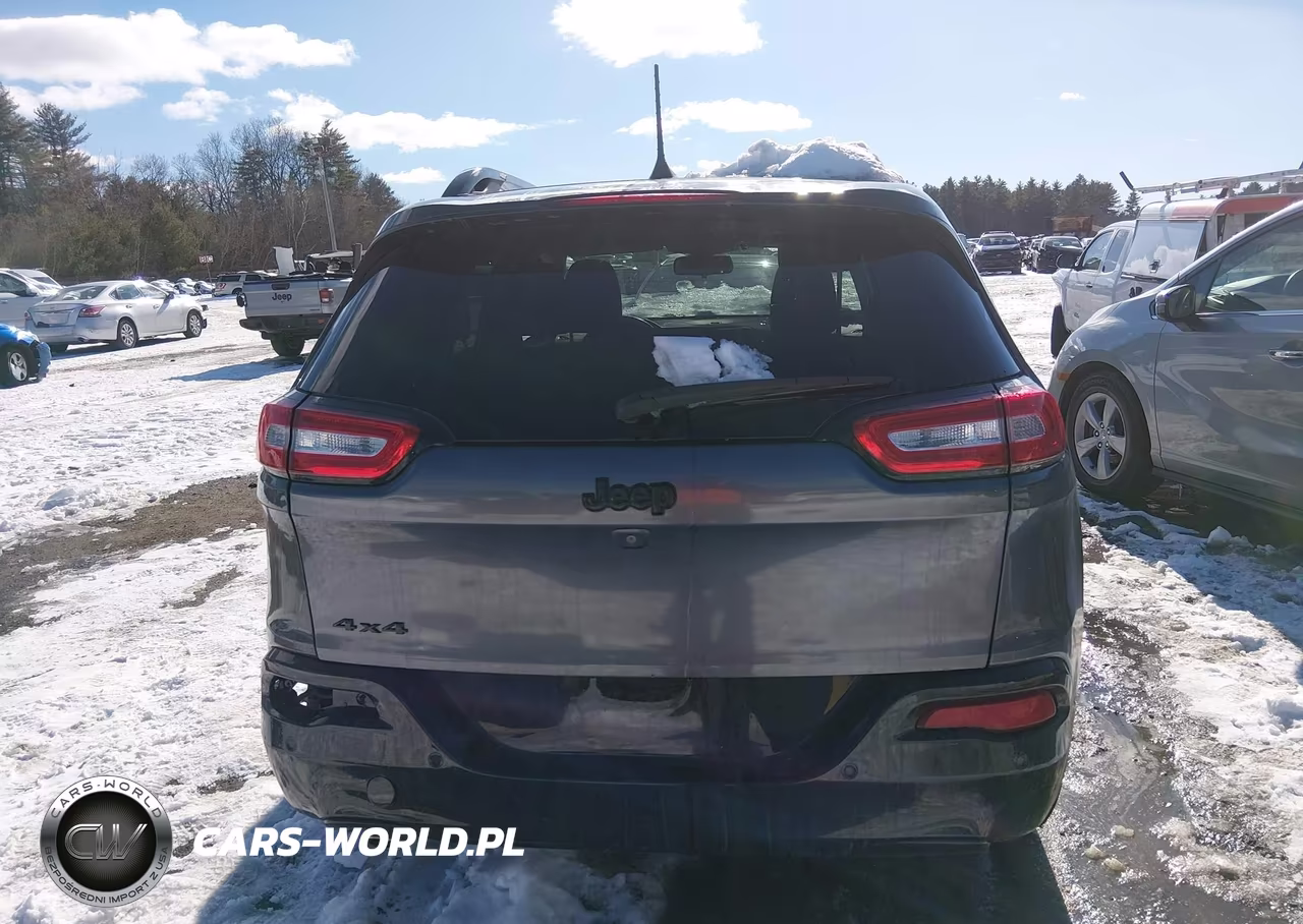 2018 Jeep Cherokee Latitude Tech Connect 4X4 VIN:1C4PJMCB2JD588672 - 16