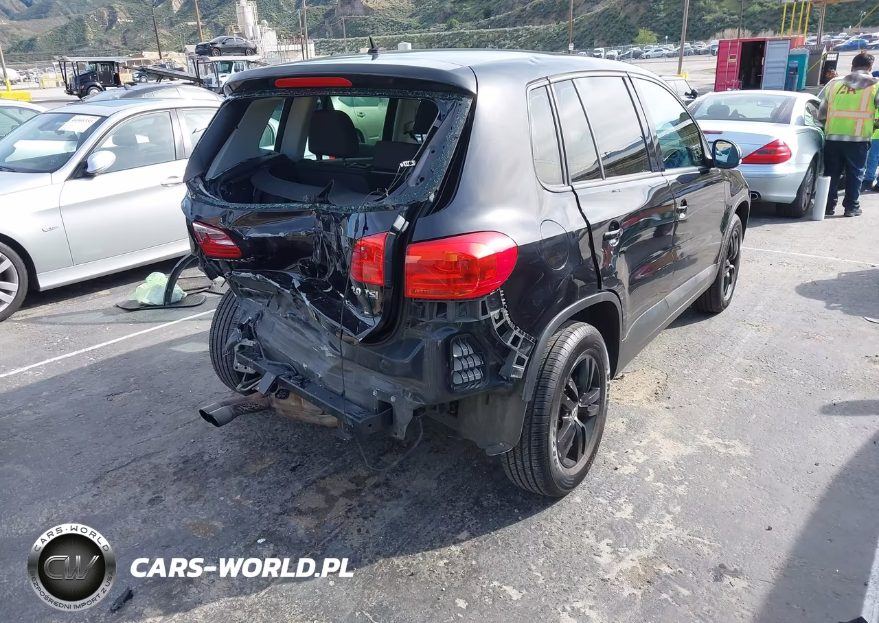 2013 Volkswagen Tiguan S VIN:WVGAV7AX8DW530192 - 4