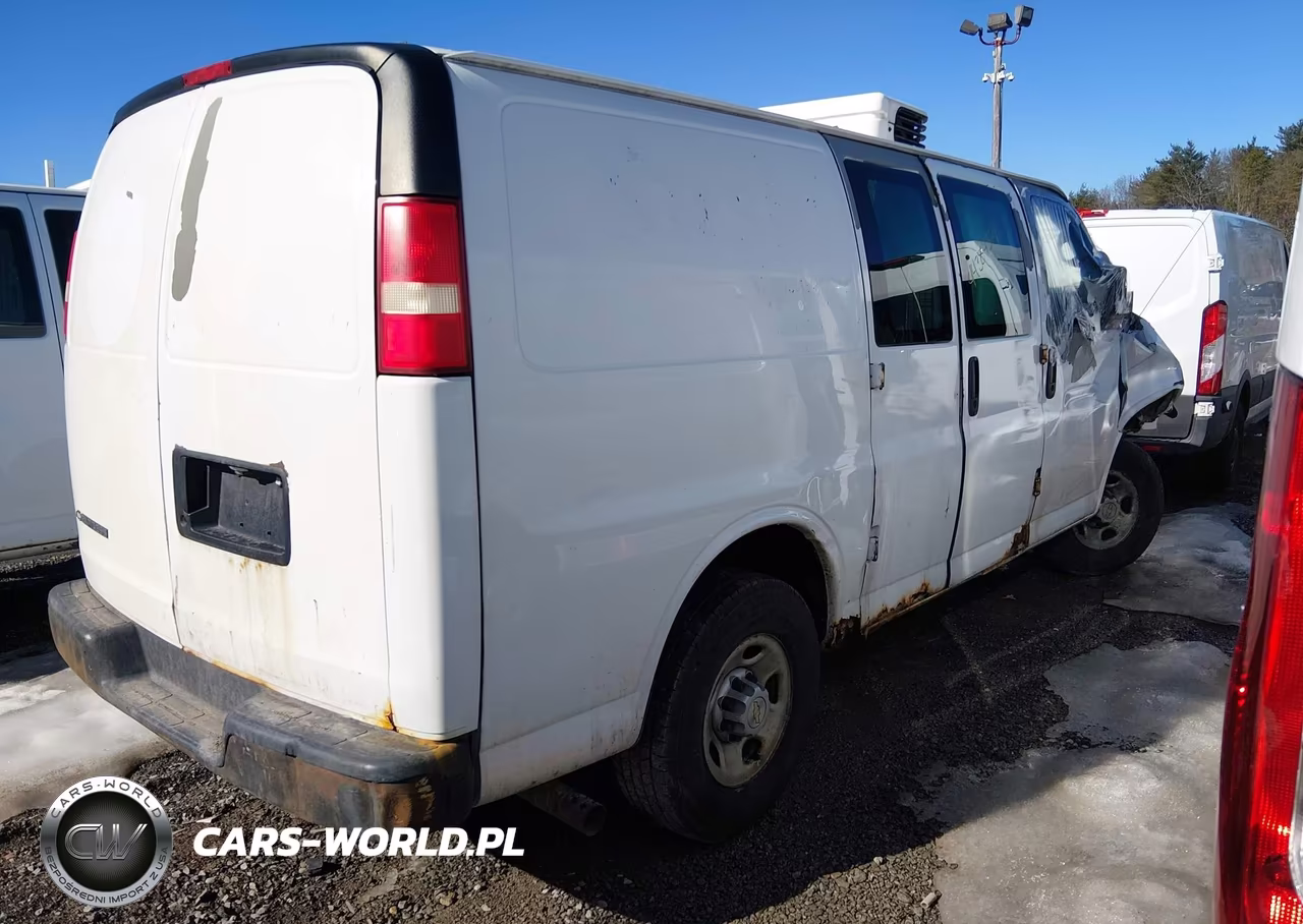 2008 Chevrolet Express Work Van VIN:1GCGG25C881121342 - 4