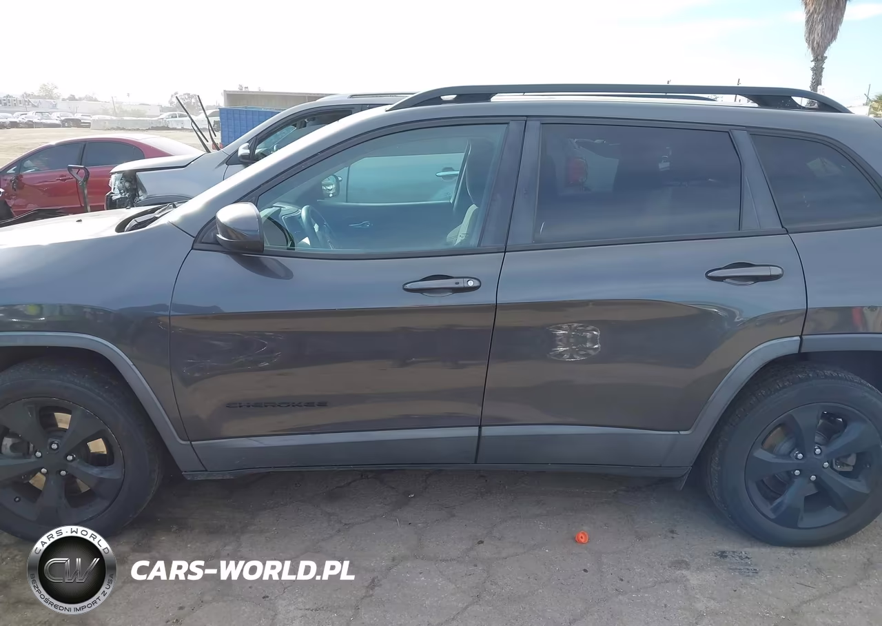 2015 Jeep Cherokee Latitude Altitude VIN:1C4PJLCS5FW723147 - 14