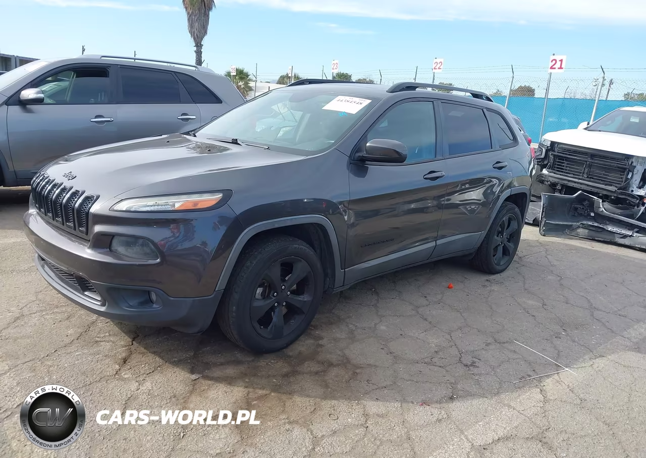 2015 Jeep Cherokee Latitude Altitude VIN:1C4PJLCS5FW723147 - 2