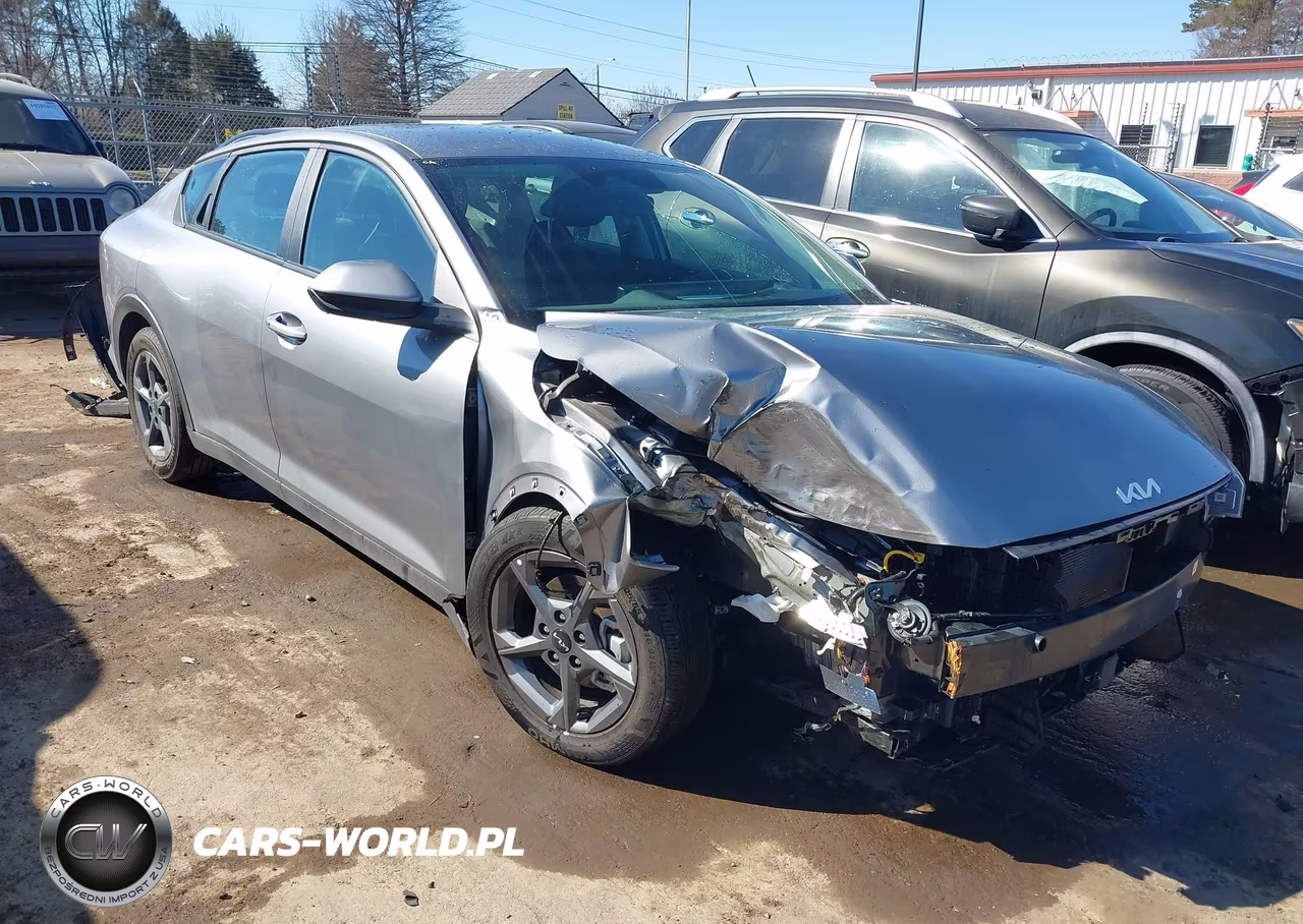 2025 Kia K4 Lxs