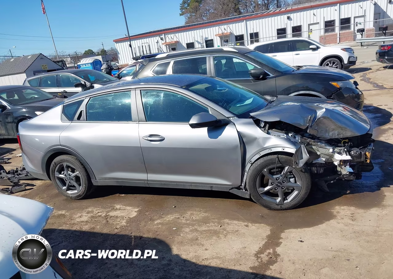 2025 Kia K4 Lxs VIN:3KPFT4DE9SE048766 - 14