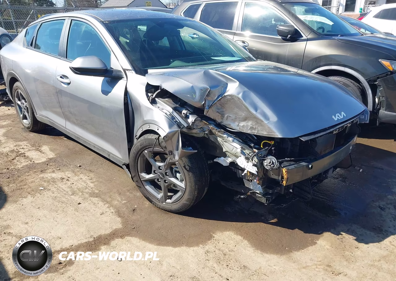 2025 Kia K4 Lxs VIN:3KPFT4DE9SE048766 - 18