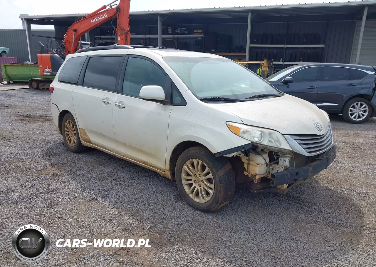 2015 Toyota Sienna Xle 8 Passenger