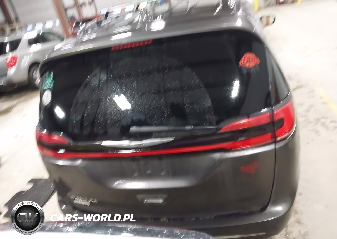 2021 Chrysler Pacifica Touring L VIN:2C4RC1BG6MR584981 - 16