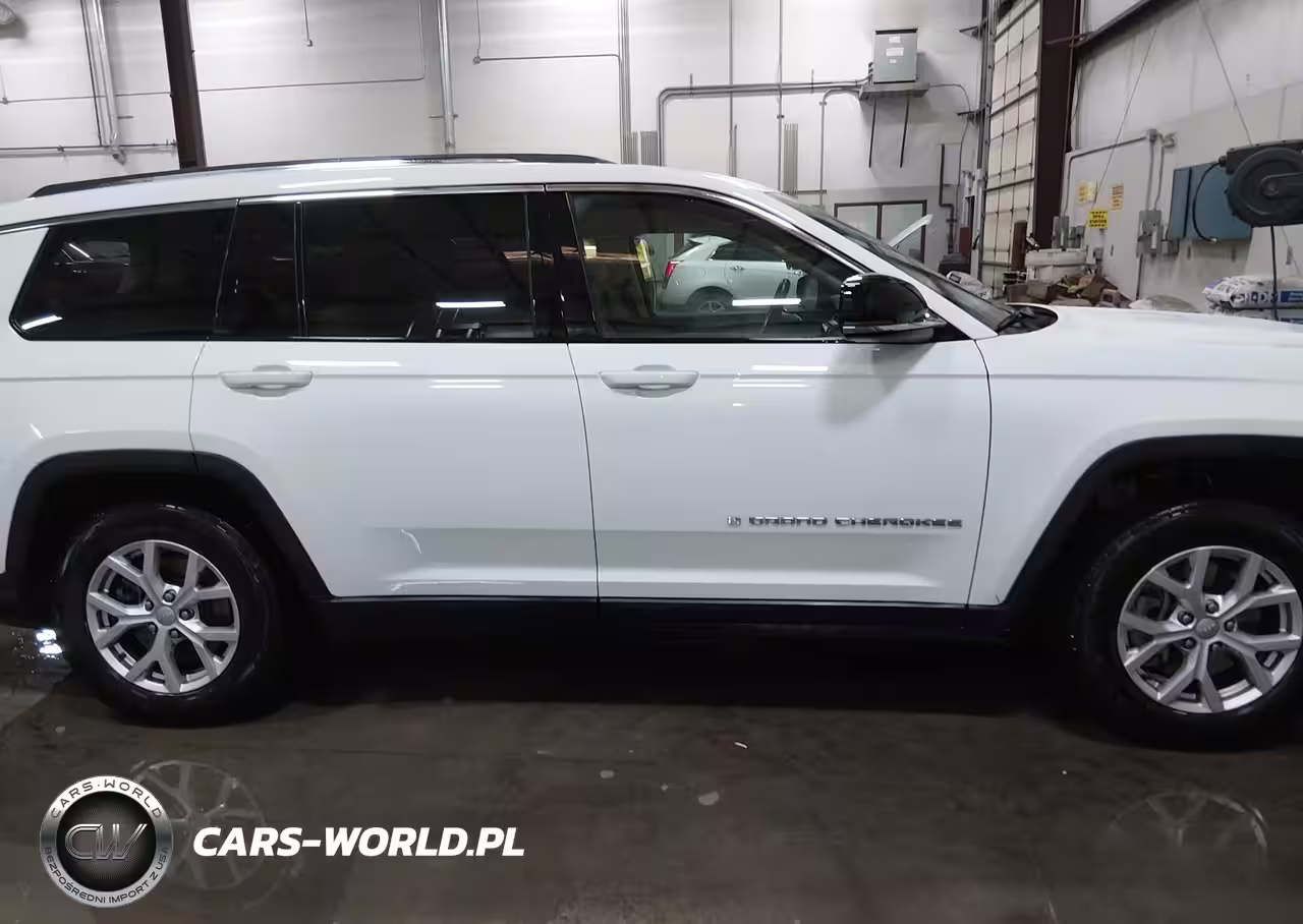 2022 Jeep Grand Cherokee L Limited 4X4 VIN:1C4RJKBG8N8633851 - 14