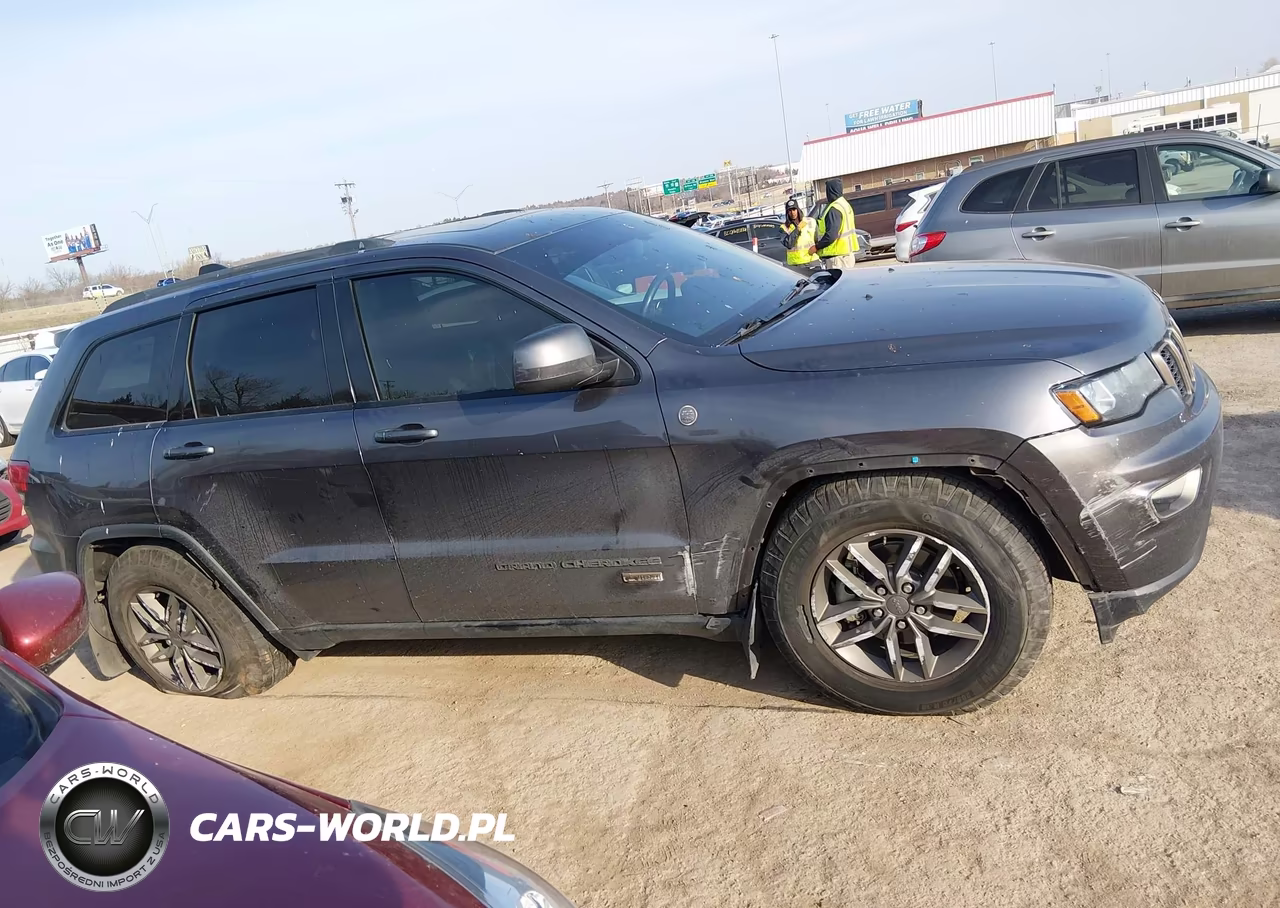 2016 Jeep Grand Cherokee 75Th Anniversary VIN:1C4RJFAG8GC441483 - 14