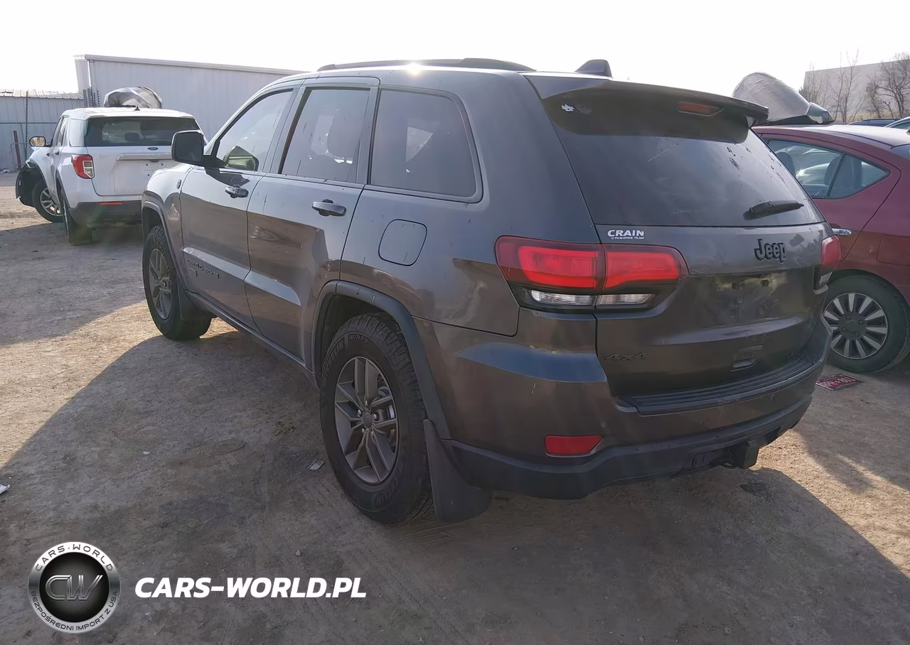 2016 Jeep Grand Cherokee 75Th Anniversary VIN:1C4RJFAG8GC441483 - 3