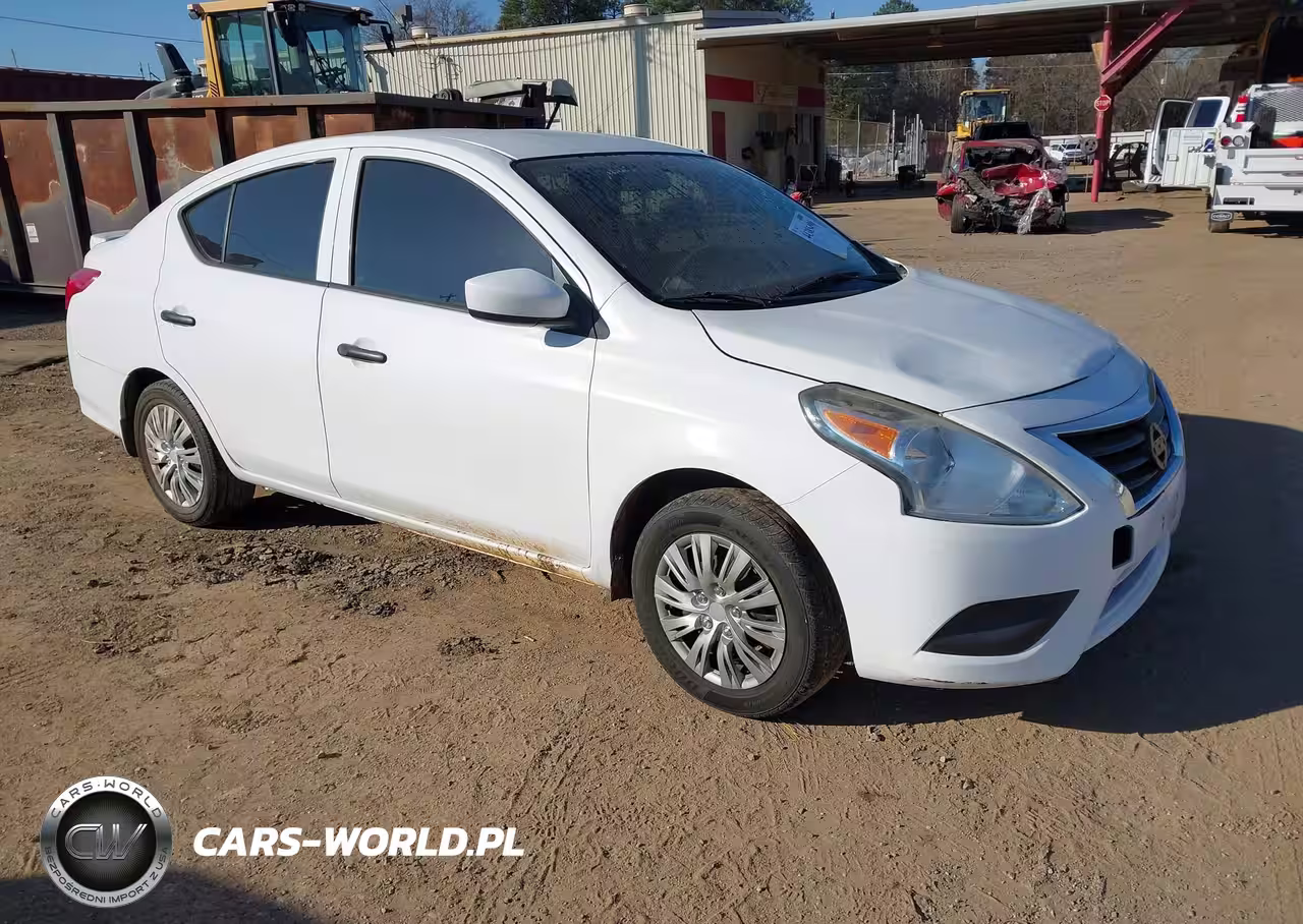 2016 Nissan Versa 1.6 S+