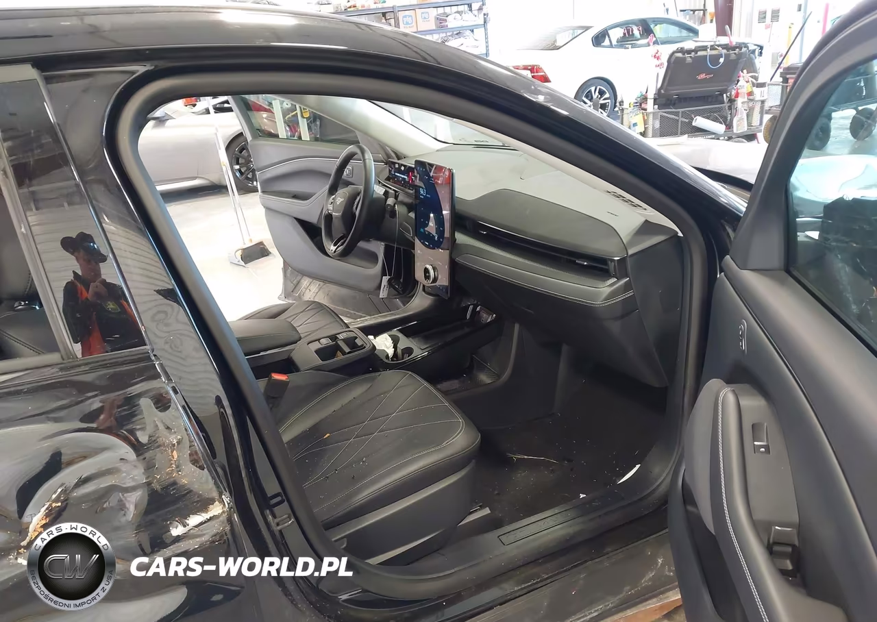 2025 Ford Mustang Mach-E Select VIN:3FMTK1S59SMA08616 - 5