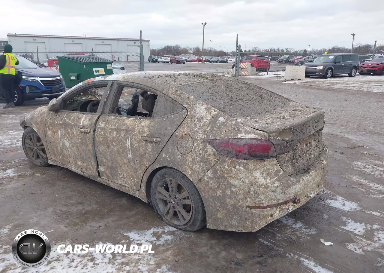 2018 Hyundai Elantra Sel VIN:5NPD84LF8JH295449 - 3