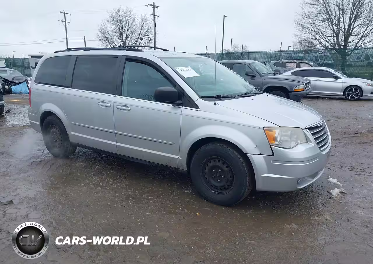 2010 Chrysler Town & Country Lx